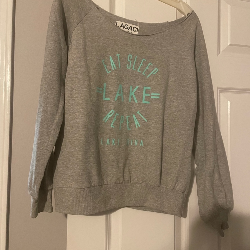 Lagaci Lightweight gray lake sweatshirt size large fits like medium